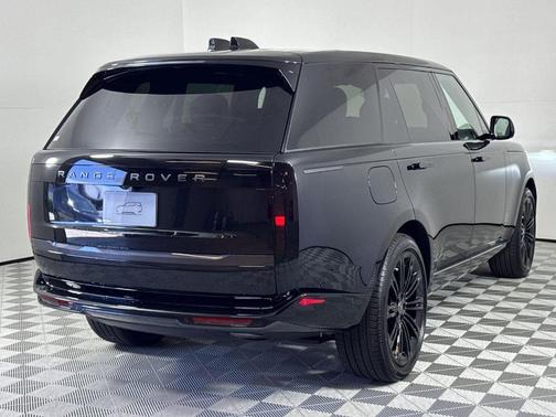 2025 Land Rover Range Rover P400 SE 7 Seat