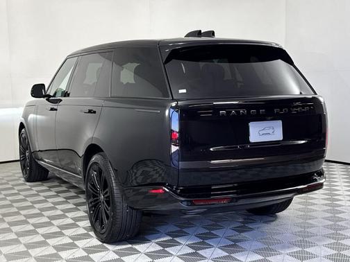 2025 Land Rover Range Rover P400 SE 7 Seat