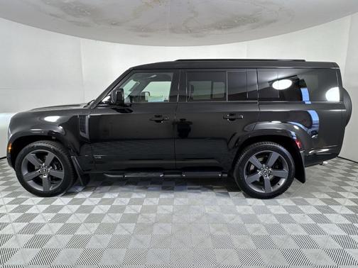 2025 Land Rover Defender P500 V8