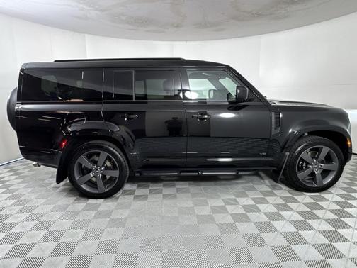 2025 Land Rover Defender P500 V8