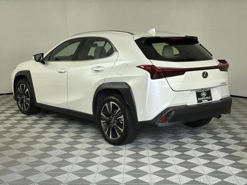 2024 Lexus UX 250h Base