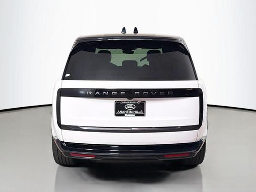 Fuji White 2026 Land Rover Range Rover P530 SE