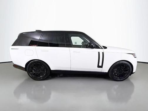 Fuji White 2026 Land Rover Range Rover P530 SE