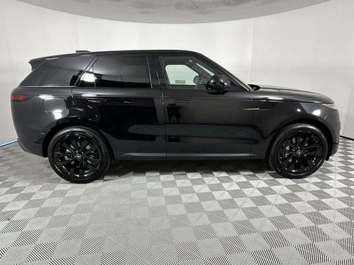 2025 Land Rover Range Rover Sport P360 SE