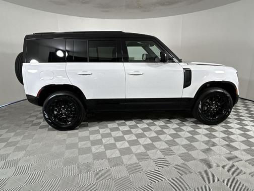 2025 Land Rover Defender P400 X-Dynamic SE