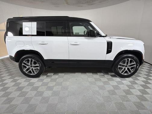 2026 Land Rover Defender P400 X-Dynamic SE