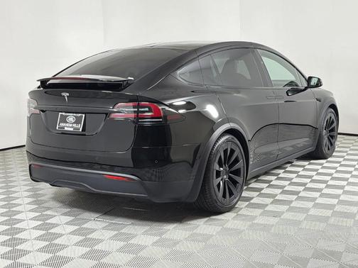 2023 Tesla Model X Standard Range