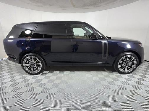 2026 Land Rover Range Rover P530 SE 7 Seat