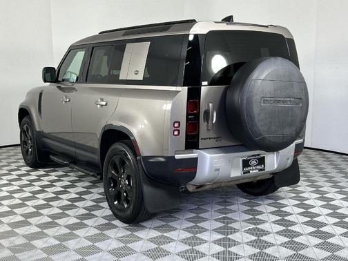 2023 Land Rover Defender 110 SE