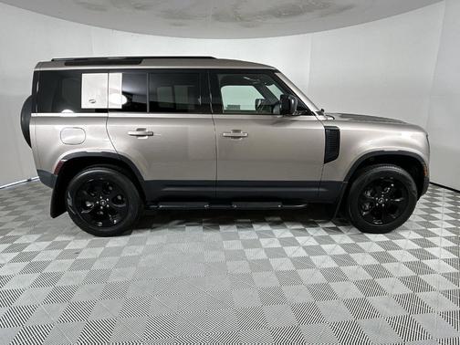 2023 Land Rover Defender 110 SE
