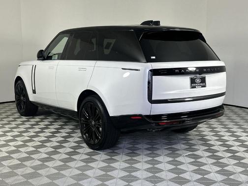 2025 Land Rover Range Rover P530 SE