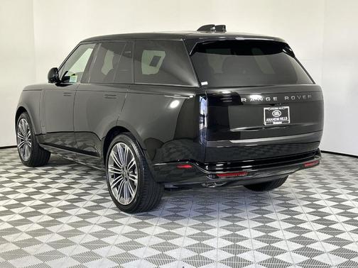2025 Land Rover Range Rover P530 SE