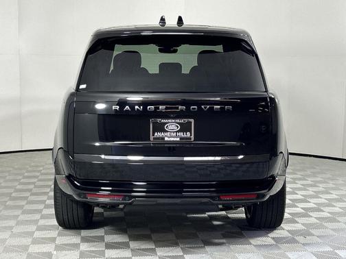 2025 Land Rover Range Rover P530 SE