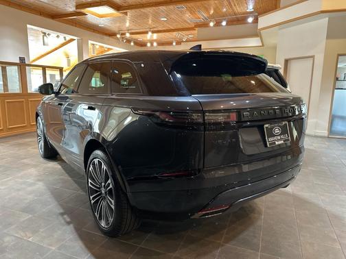 2025 Land Rover Range Rover Velar P400 Dynamic SE