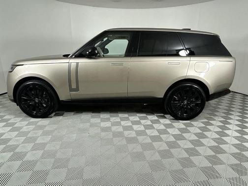 2025 Land Rover Range Rover P550e SE