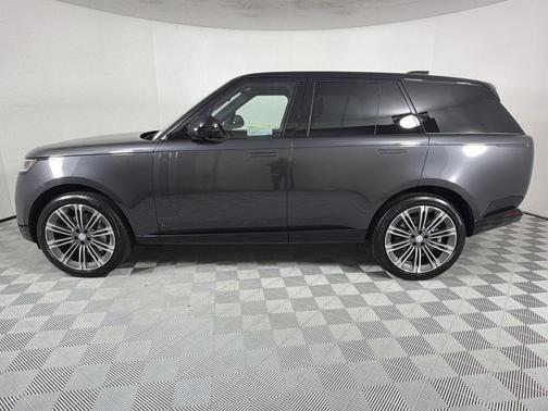 2025 Land Rover Range Rover P530 SE
