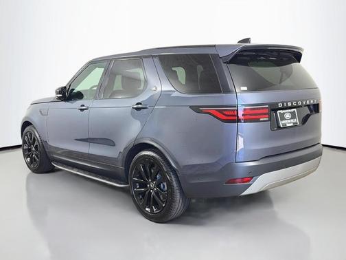 Varesine Blue 2026 Land Rover Discovery S