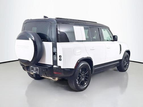 Fuji White 2026 Land Rover Defender P400 X-Dynamic SE