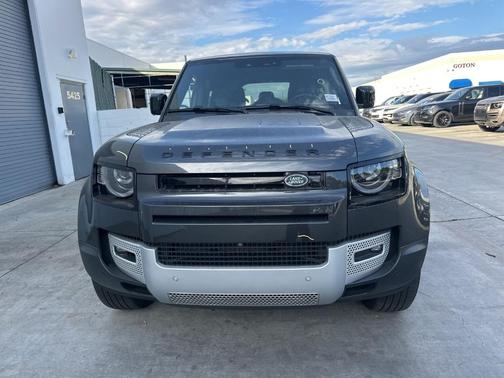 2024 Land Rover Defender P300