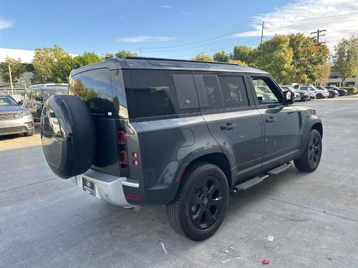 2024 Land Rover Defender P300