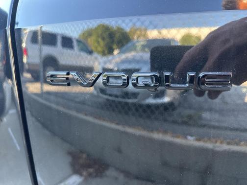 2025 Land Rover Range Rover Evoque Dynamic SE