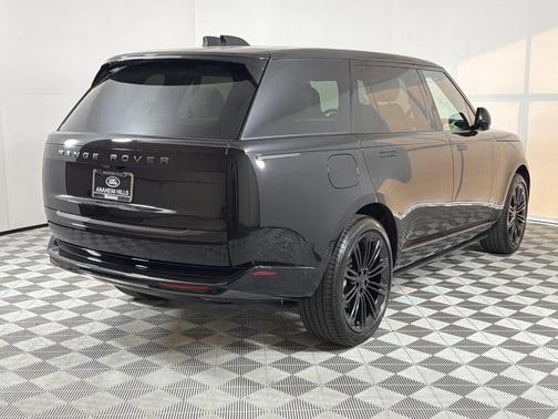 2026 Land Rover Range Rover SE