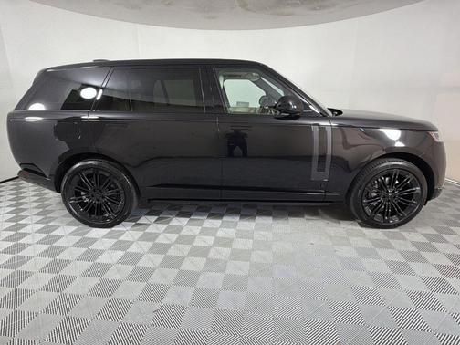 2026 Land Rover Range Rover SE