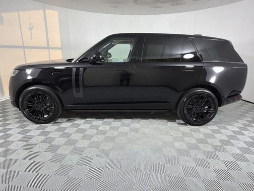 2026 Land Rover Range Rover SE