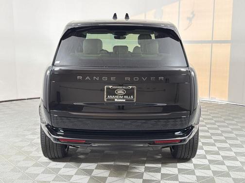 2026 Land Rover Range Rover SE