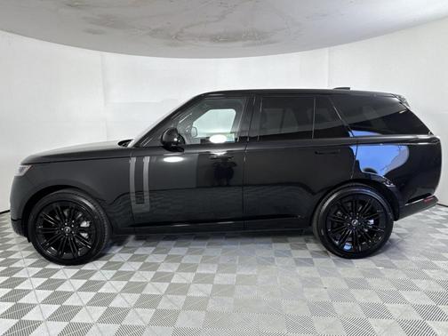 2025 Land Rover Range Rover P530 SE