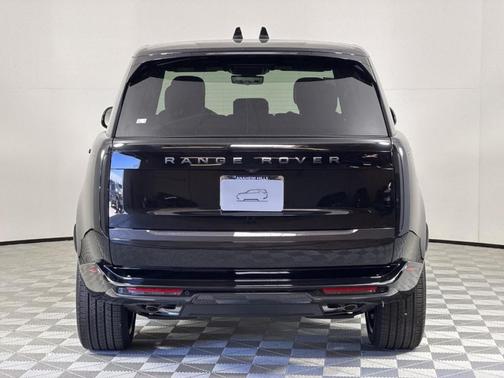 2025 Land Rover Range Rover P530 SE
