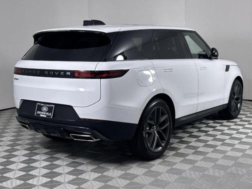 2025 Land Rover Range Rover Sport P360 SE