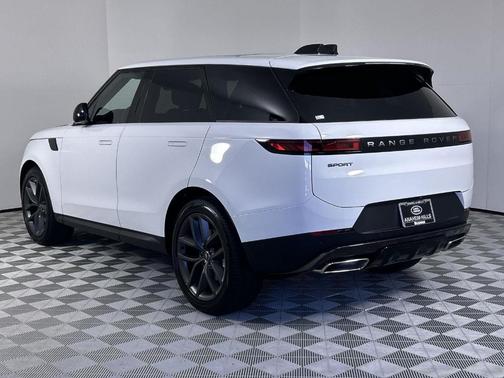 2025 Land Rover Range Rover Sport P360 SE
