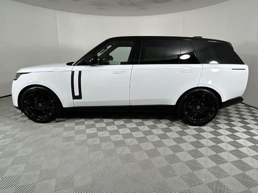 2025 Land Rover Range Rover P400 SE 7 Seat