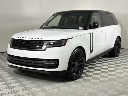 2025 Land Rover Range Rover P400 SE 7 Seat