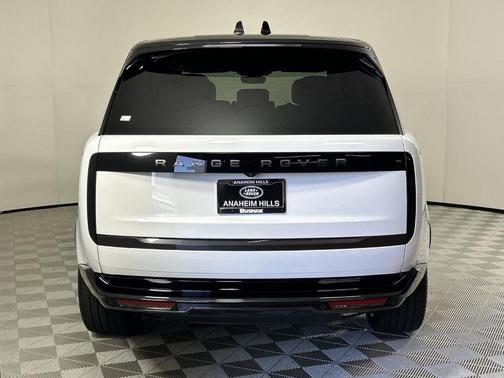 2025 Land Rover Range Rover P400 SE 7 Seat