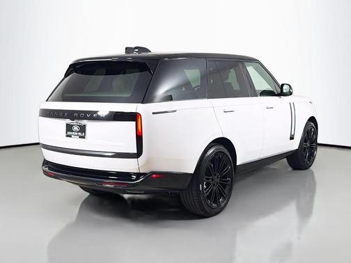 Ostuni Pearl White 2026 Land Rover Range Rover P400 SE