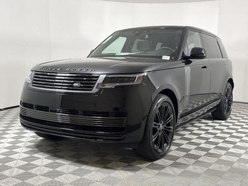 2025 Land Rover Range Rover P615 SV