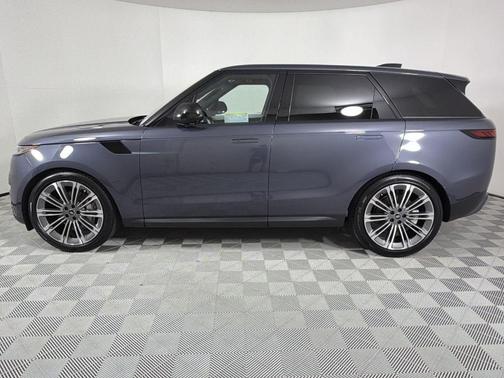 2025 Land Rover Range Rover Sport P360 SE