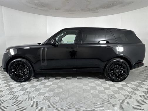 2025 Land Rover Range Rover P530 SE 7 Seat