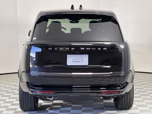 2025 Land Rover Range Rover P530 SE 7 Seat