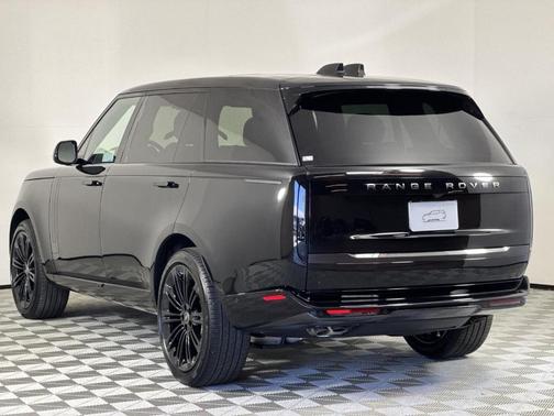 2025 Land Rover Range Rover P530 SE 7 Seat