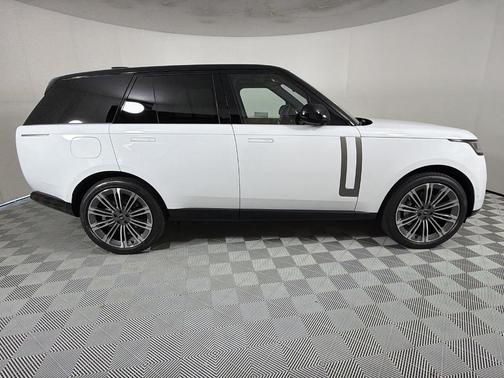 2025 Land Rover Range Rover P530 SE