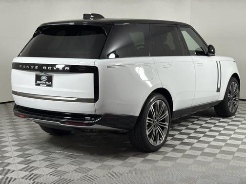 2025 Land Rover Range Rover P530 SE