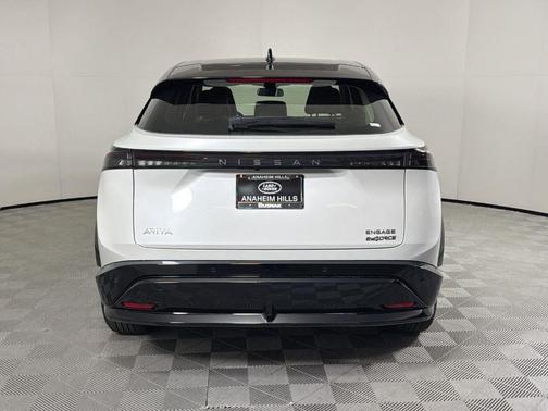 2t Wht Blk Roof 2024 Nissan ARIYA ENGAGE