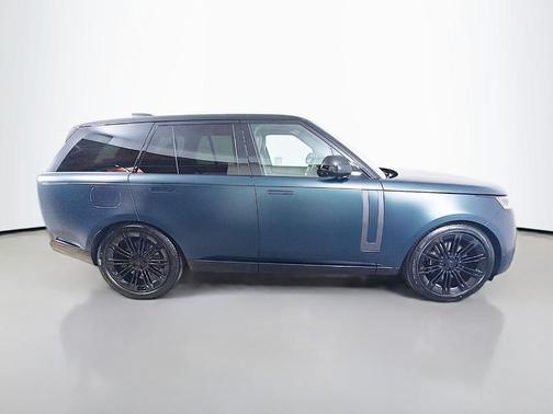 British Racing Green In Satin Finish 2026 Land Rover Range Rover P530 SE