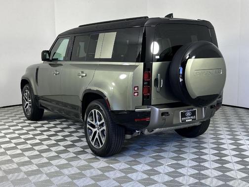 2025 Land Rover Defender P400 X-Dynamic SE