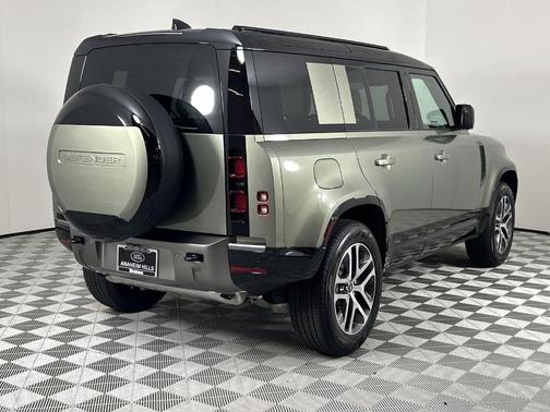 2025 Land Rover Defender P400 X-Dynamic SE