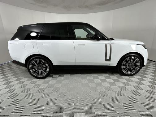 2025 Land Rover Range Rover P530 SE