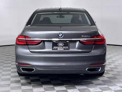 2017 BMW 740e xDrive iPerformance